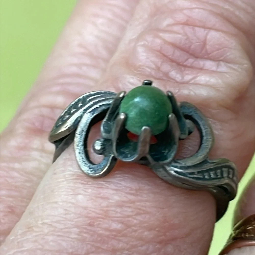 Antique Sterling Silver and Green Siberian turquoise Ring Elegant Craftsmanship